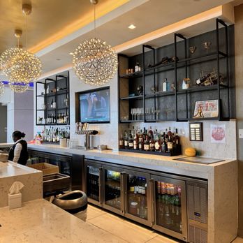 United Club - Airport Lounges Near Me - Dallas, Texas