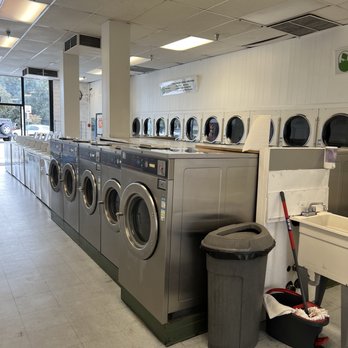 Badillo Launderland - 40lb & 30lb washers - Laundromat Near Me - Covina, California Badillo Launderland - 40lb & 30lb washers - Laundromat Near Me - Covina, California