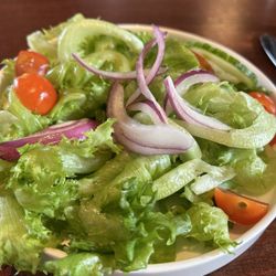 Side salad w lemon vinaigrette that comes with the pasta special.