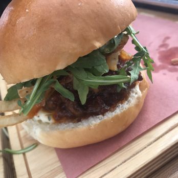 CRAFT Beer Market Kelowna - Sliders - Beer Bar Near Me - Kelowna, British Columbia
