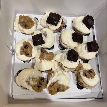 Cinnaholic - 1dozen baby buns with almond frosting, brownie bites and cookie dough. - Bakeries Near Me - Sugar Land, Texas Cinnaholic - 1dozen baby buns with almond frosting, brownie bites and cookie dough. - Bakeries Near Me - Sugar Land, Texas