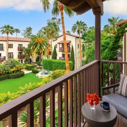 Estancia La Jolla Hotel & Spa