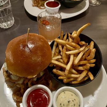 Hilltop Kitchen & Bar - Burgers - Wine Bars Near Me - Syosset, New York Hilltop Kitchen & Bar - Burgers - Wine Bars Near Me - Syosset, New York