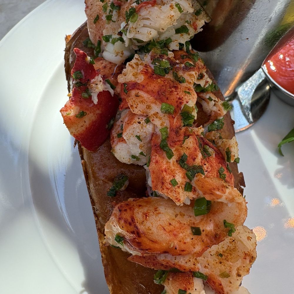 RH Rooftop Restaurant at RH Raleigh - Lobster roll - Breakfast & Brunch Near Me - Raleigh, North Carolina RH Rooftop Restaurant at RH Raleigh - Lobster roll - Breakfast & Brunch Near Me - Raleigh, North Carolina