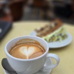 Cinnamon Cafe - Cortado