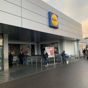 Lidl - Entrance - Discount Store Near Me - Warsaw, MZ