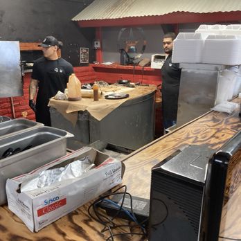 Dee Willie's BBQ - Kitchen preparation area - Barbeque Near Me - San Antonio, Texas Dee Willie's BBQ - Kitchen preparation area - Barbeque Near Me - San Antonio, Texas