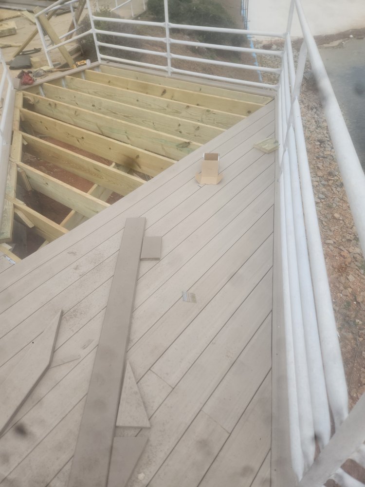 Slide of El Renovation