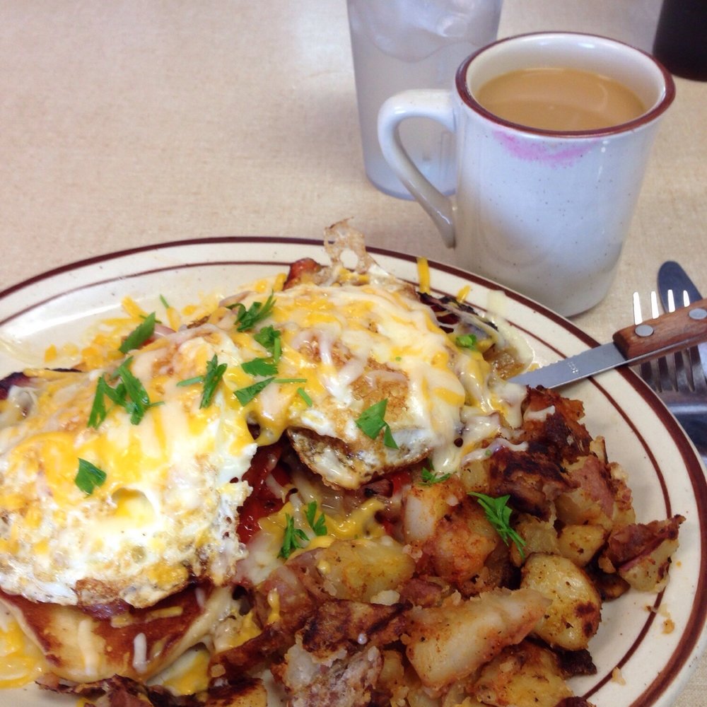 Modern Diner - Portuguese egg special - toasted Portuguese muffin, chorizo, roasted red peppers, eggs and cheese? Yes please! - Diners Near Me - Pawtucket, Rhode Island Modern Diner - Portuguese egg special - toasted Portuguese muffin, chorizo, roasted red peppers, eggs and cheese? Yes please! - Diners Near Me - Pawtucket, Rhode Island