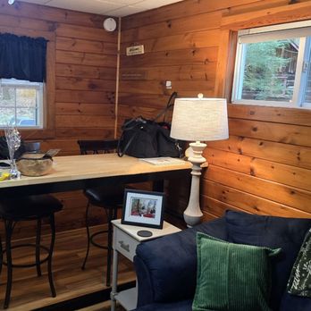 Babbling Brook Cottages - The Toasted Marshmallow Cottage - Vacation Rentals Near Me - Dingmans Ferry, Pennsylvania