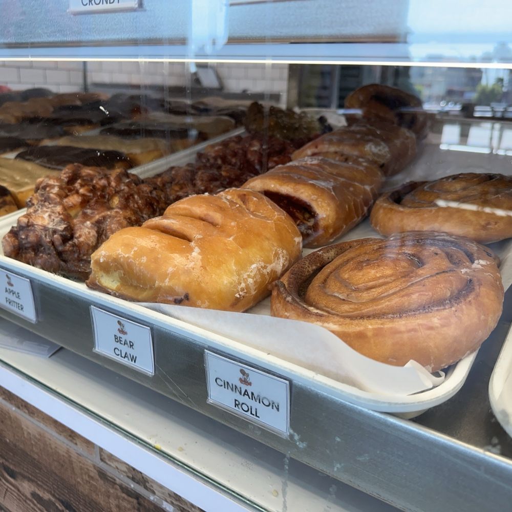 Randy’s Donuts - Donuts Near Me - Los Angeles, California