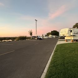 Riverside RV Park at Village West Marina & Resort - The street lights here make it feel like an airport landing strip