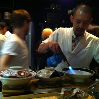 Guilo Guilo - Et hop un coup de chalumeau pour la cuisson du maquereau - Japanese Near Me - Paris, 75 Guilo Guilo - Et hop un coup de chalumeau pour la cuisson du maquereau - Japanese Near Me - Paris, 75