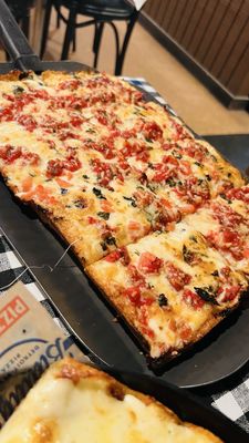 Buddy's Pizza by null