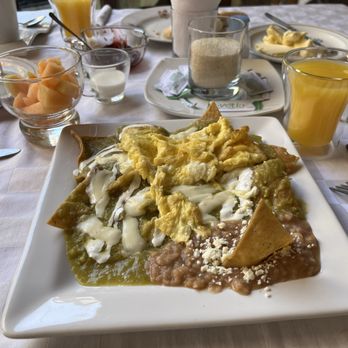 Restaurant Pueta Grande - Breakfast - Restaurants Near Me - Guanajuato, GUA Restaurant Pueta Grande - Breakfast - Restaurants Near Me - Guanajuato, GUA