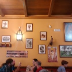 El Tinahon - Decoración rústica del local