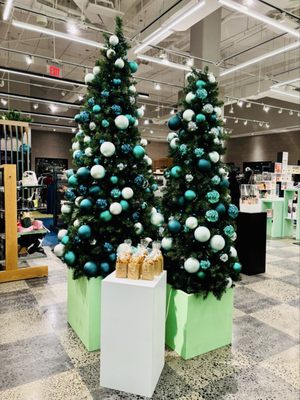 Bloomie's by Bloomingdale's by null