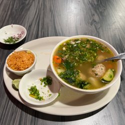 El Ancla Restaurant & Bar - Caldo de albóndigas