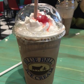 Pit Row Pit Stop - Yummy chocolate Blue Bell ice cream shake! - Diners Near Me - Livingston, Texas