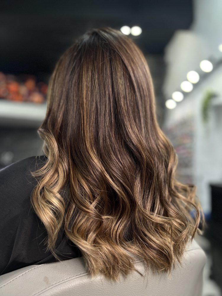 Marya's Spa And Hair Salon Image