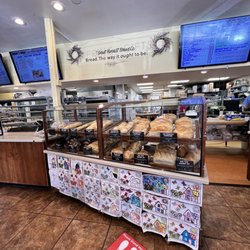 Great Harvest Bread - Bread counter