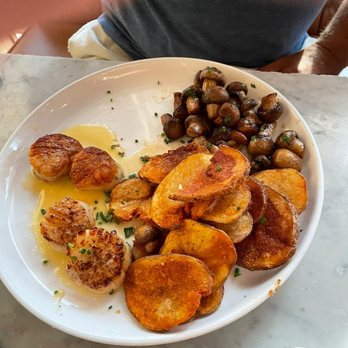 Mignonette - Scallops - New American Near Me - Miami, Florida Mignonette - Scallops - New American Near Me - Miami, Florida