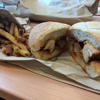 Campo - Chicken sandwich and fries - Portuguese Near Me - Montreal, Quebec