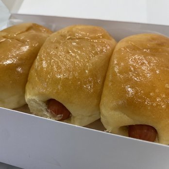 Donut Bliss - four hot dogs in a box - Bakeries Near Me - Humble, Texas Donut Bliss - four hot dogs in a box - Bakeries Near Me - Humble, Texas