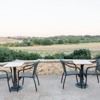 Al Lago Wines - Wine Tasting Room Near Me - Paso Robles, California