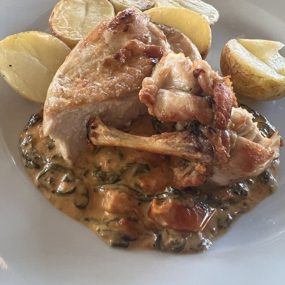 Waterfront Fishouse - Roasted chicken with potatoes - Seafood Near Me - Oban, AGB Waterfront Fishouse - Roasted chicken with potatoes - Seafood Near Me - Oban, AGB