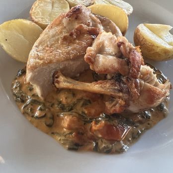 Waterfront Fishouse - Roasted chicken with potatoes - Seafood Near Me - Oban, AGB Waterfront Fishouse - Roasted chicken with potatoes - Seafood Near Me - Oban, AGB