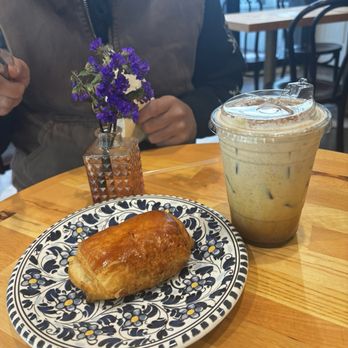 Cafe Juliet - Cafes Near Me - Staten Island, New York