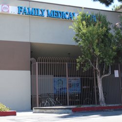 Clinica Humanitaria - Corner building in the McDonald's/Food4Less plaza