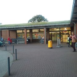 Aldi - Eingangsbereich