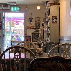 Tara's Tea Room - Tables