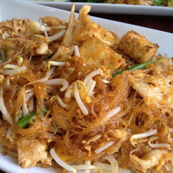 Pho Basil - Pad Thai woon sen w/ chicken and tofu - Vietnamese Near Me - Boston, Massachusetts Pho Basil - Pad Thai woon sen w/ chicken and tofu - Vietnamese Near Me - Boston, Massachusetts