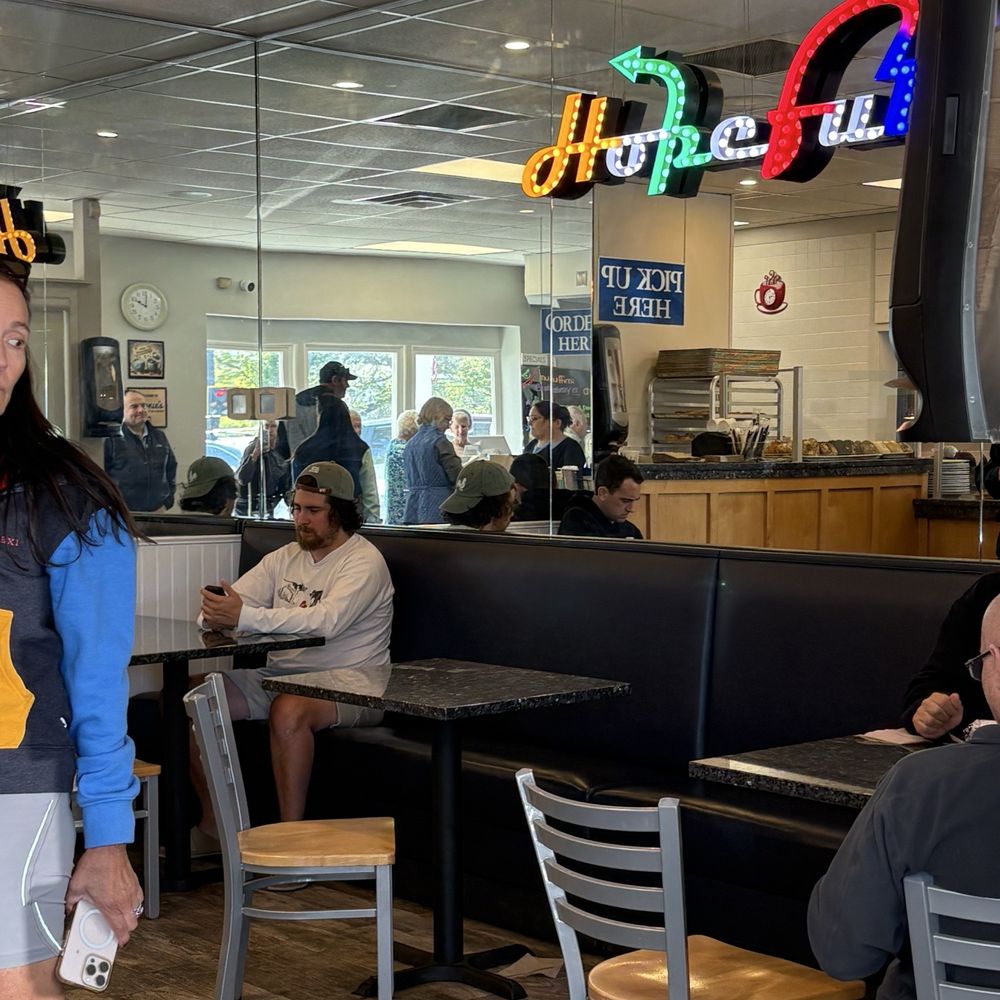 Bernie's Foreside - Bagel shop attached to the cafe - Breakfast & Brunch Near Me - Falmouth, Maine