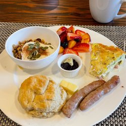 Comforts of Whidbey - Breakfast at the B&B