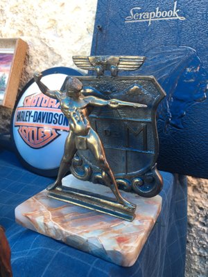 La Lagunilla Sunday Antiques Market by null