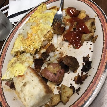 Chuck Wagon Restaurant - Corn beef hash omelette - American Near Me - Miami, Florida