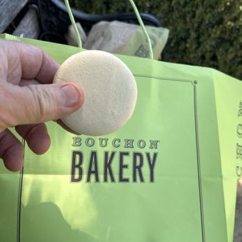 Bouchon Bakery - Big macaroon - Bakeries Near Me - Yountville, California