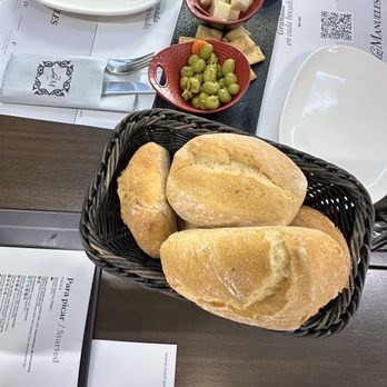 Los Manueles - Bread and snacks. - Spanish Near Me - Granada, GR