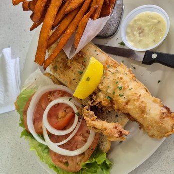 The Ups!de Down Café - Excellent fried fish sandwich and sweet potato fries - Cafes Near Me - Satellite Beach, Florida