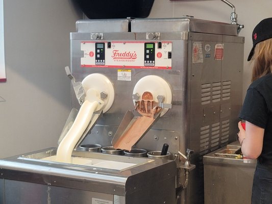Freddy's Frozen Custard & Steakburgers by null