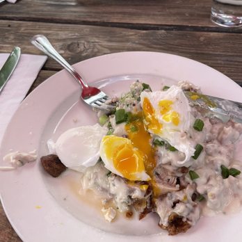 Chow - Country Fried Chicken with Mushroom and Sausage Gravy. - Breakfast & Brunch Near Me - Bend, Oregon