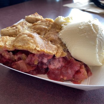 Purple Pie Place - Strawberry rhubarb jalapeño pie with vanilla ice cream - Desserts Near Me - Custer, South Dakota Purple Pie Place - Strawberry rhubarb jalapeño pie with vanilla ice cream - Desserts Near Me - Custer, South Dakota