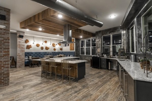 West End Station by null