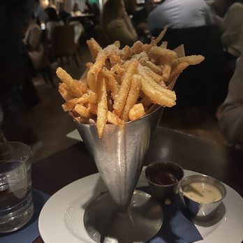 CōV Edina - Cocktail Bars Near Me - Edina, Minnesota