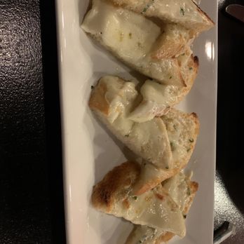 SFIZIO Italian Kitchen - garlic cheese bread - 10/10 - Italian Near Me - Phoenix, Arizona