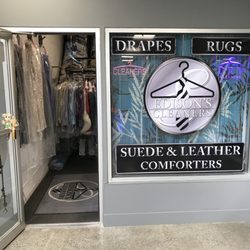 Edison's Cleaners - Front entrance